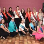 Miss Tournai à la remise des écharpes Miss et Ambassadrice Dottignies, entourée de Lola Vancoppenolle et Cyrielle Gouat.