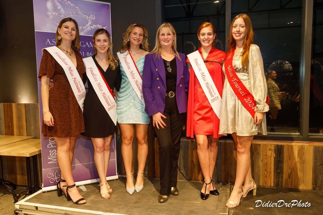 Candidates tournaisiennes de Miss Province de Hainaut 2025 à la cérémonie des écharpes à Peronnes.