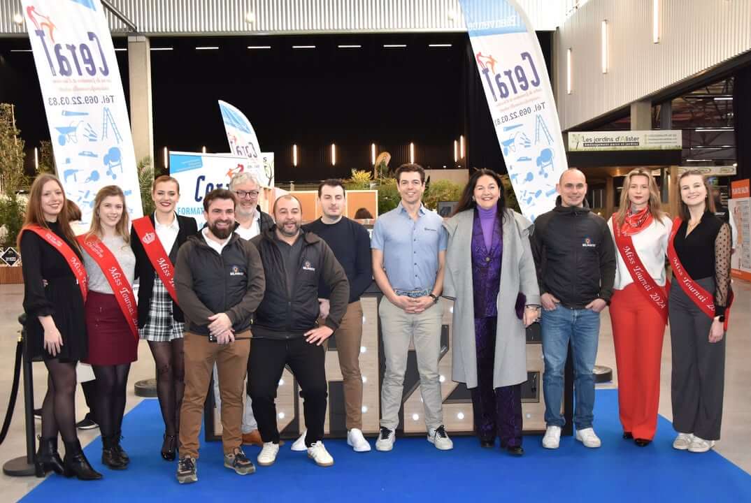 Madame la bourgmestre Marie Christine Marghem inaugurant le salon Belhabitat à Tournai avec les organisateurs.