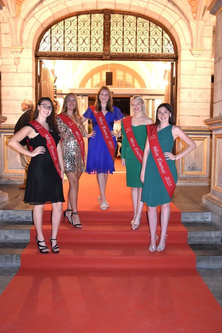 Madame Marghem au bal de la Halle aux draps, Tournai; ambiance enchanteresse avec Miss Tournai et invités ravis.